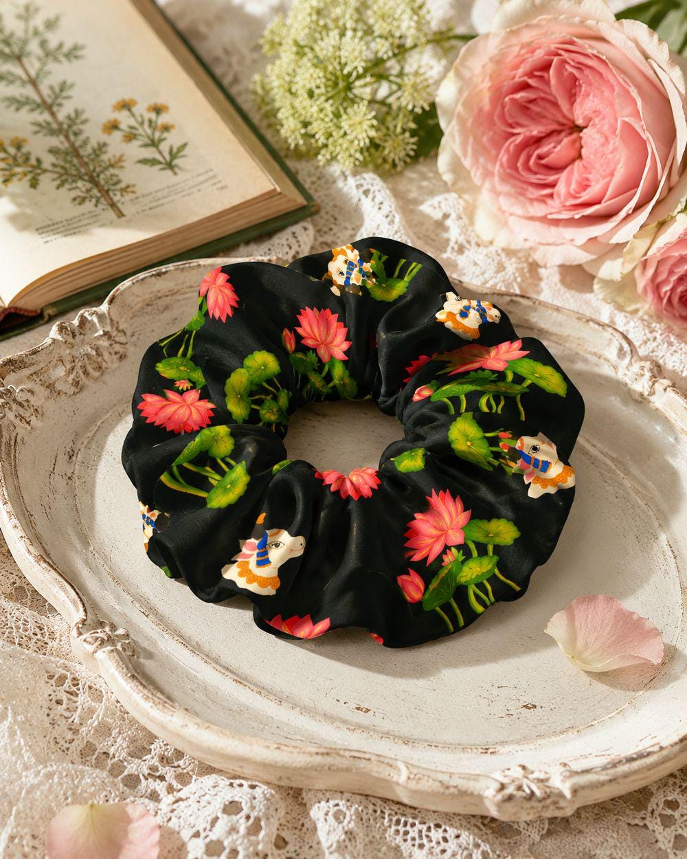 Vrindavan Nights scrunchie - Image 3